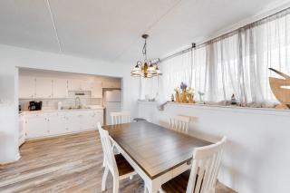 Waterfront condo with pool central AC washer&dryer and WiFi - 6
