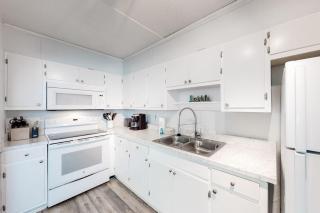 Waterfront condo with pool central AC washer&dryer and WiFi - 3