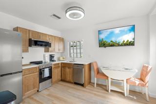 Flamingo 1BR Beach-side Villa in Siesta Key with Pool - 8