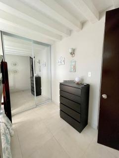 Modern 4BR Oasis - 4