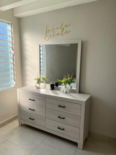 Modern 4BR Oasis - 1