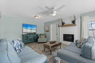 Sugar Reef Cottage-unit 1 - Gorgeous coastal townhome with washer&dryer close to beach & dog-friendly - 5