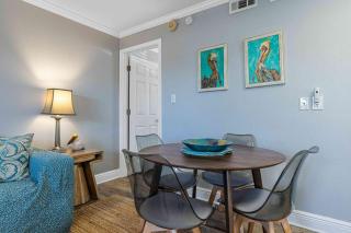 Cozy coastal condo with shared pool beach access Wifi Washer and Dryer - 2