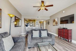 Gorgeous ground floor beachfront condo shared pool and beach access - 7