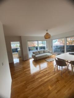 90 m2 Apartment with Balcony & Free Parking - 4