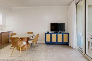 Gulf front condo with furnished patio pool fitness room boardwalk to beach - 6