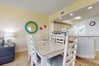 Spacious Ground Floor Condo Steps To Beach Seasonal Beach Chairs & Umbrella - 6