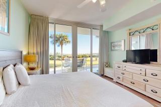 Spacious Ground Floor Condo Steps To Beach Seasonal Beach Chairs & Umbrella - 1