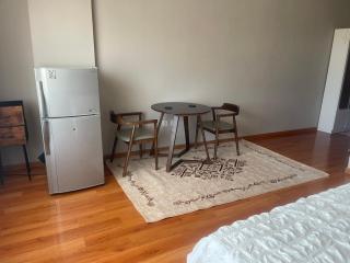 Emut's Cute Studio - 10 min to Sukhbaatar Square - 6