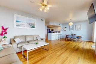 Beautiful beachfront home with shared pool and beach access - 0