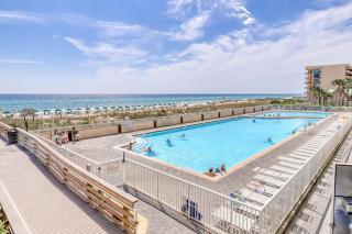 Beautiful beachfront home with shared pool and beach access - 8