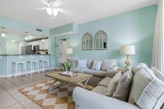 Spacious Third Floor Condo Beach Chairs & Umbrella Walk-In Shower - 8
