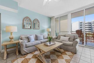 Spacious Third Floor Condo Beach Chairs & Umbrella Walk-In Shower - 7