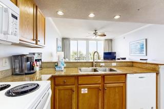 Beachfront condo with beach access Gulf views pools & balcony - 1