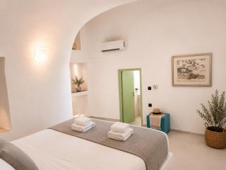 Mamma Mia Santorini Suites-Volcano -Caldera -Sunset View - 4