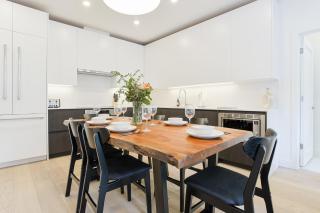 Chateau De Stoke - Two Bedroom Penthouse - 4