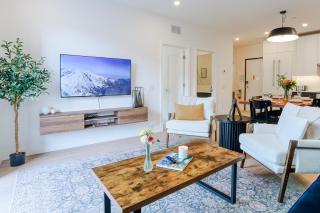 Chateau De Stoke - Two Bedroom Penthouse - 2