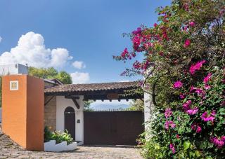 Charm and Comfort in Valle de Bravo 3 Bedrooms - 1