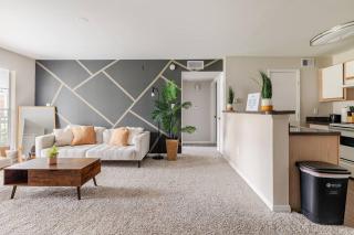 Beige 1Bed 1Bath NRG at 5 min walk Free Parking - 5