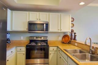 Beachfront 3rd Floor Condo w Private Balcony Shared Heated Pool Beach Access - 6