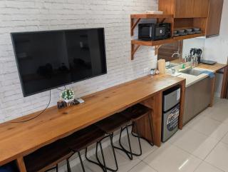 Cebu City Studio Unit, w Pool & Gym Access - 9
