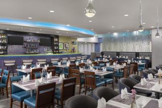 Crowne Plaza Kitchener-Waterloo by IHG - 3
