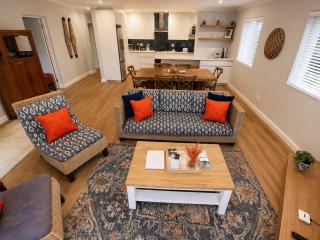 Casa Mano - Beachfront Apartment at the Port - 9