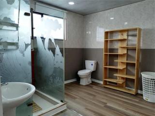 Amplia habitación con baño grande - 1