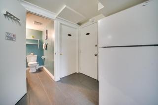 Brighton Basement Suite Near Park & Light Rail - 9