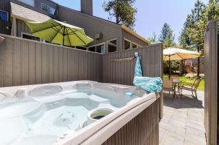 Hot Tub Retreat with Deck, Bikes and SHARC Passes - 9