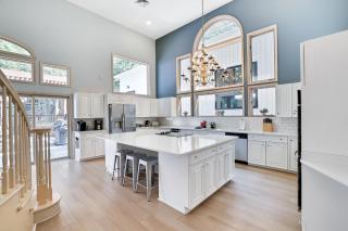Luxury Villa with Year Round Heated Pool, Sauna, Spa & Fire Pit - Newly Redone - 7