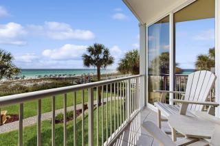 Gorgeous beachfront condo shared pool and beach access - 9