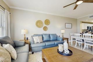 Gorgeous beachfront condo shared pool and beach access - 6