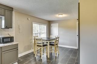 Walk to Park! Family Retreat w/ Yard in Lumberton - 6