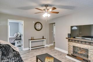 Walk to Park! Family Retreat w/ Yard in Lumberton - 5