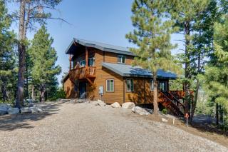'Longview Lodge' w/ Furnished Deck & Fire Pit! - 8