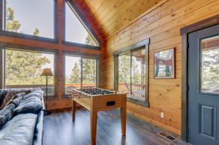 'Longview Lodge' w/ Furnished Deck & Fire Pit! - 2