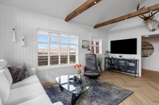 Cozy cabin in the Golden Circle with a hot tub! - 5