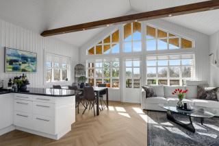 Cozy cabin in the Golden Circle with a hot tub! - 3
