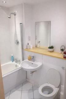 Stylish City Centre Apartment near The Cube - 4