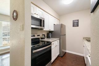 Cozy 1Bed 1Bath Apt by Downtown and Farmers Market) - 7