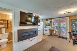 Lakeside Reeds Spring Home w/ Deck & Pool Access! - 6