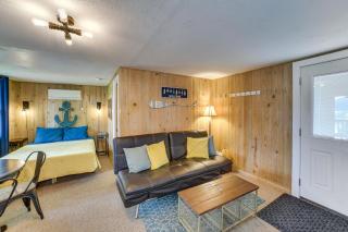 Lakeside Reeds Spring Home w/ Deck & Pool Access! - 4
