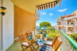 Casa Emma With Sea Glimpse - Happy Rentals - 3
