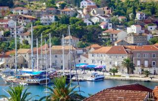 Awesome Home In Jelsa - 4