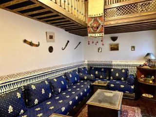 Évasion Authentique - Riad au charme Marocain à la localisation idéale - Terrasse WIFI et Climatisation - 5