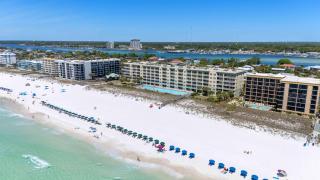 Fourth Floor Oceanfront Condo with Shared Pool High-Speed WiFi & Central AC - 9
