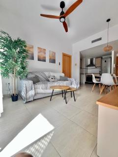 Apartamento con piscina ,parking y aire acondicionado - 3