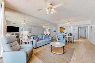 Beachfront condo with balcony Gulf views pools & fitness room - 4