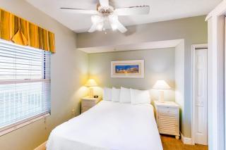Spacious coastal condo on Okaloosa Island with Gulf-front views - steps to beach - 1